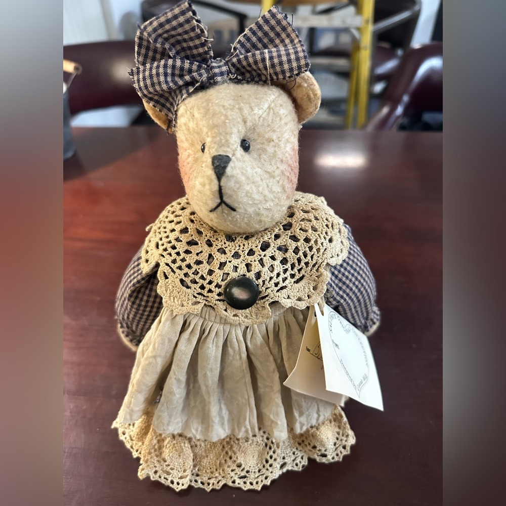 Vintage 1993 salt box originals Betty bear